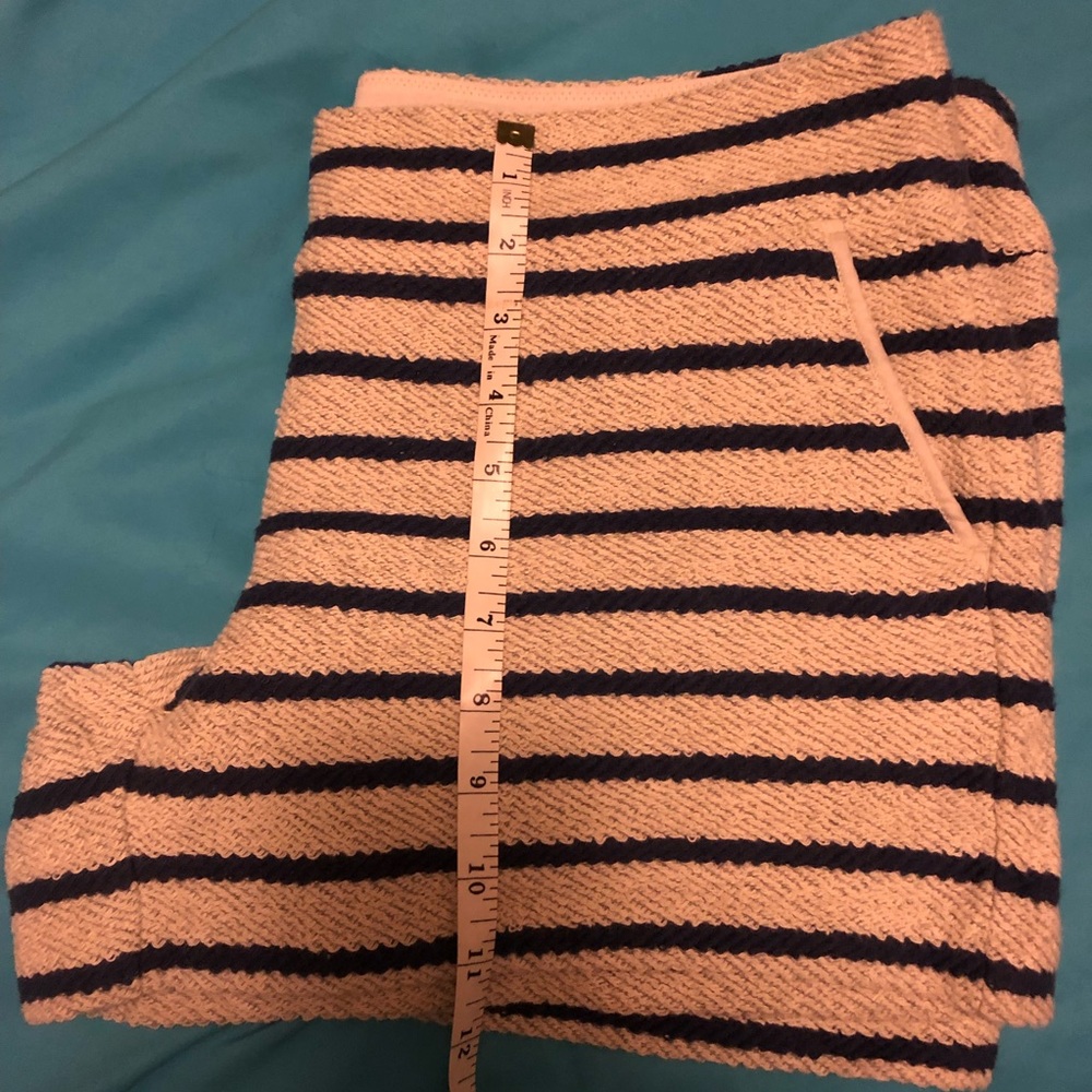 Loft Shorts - Picture 7 of 8